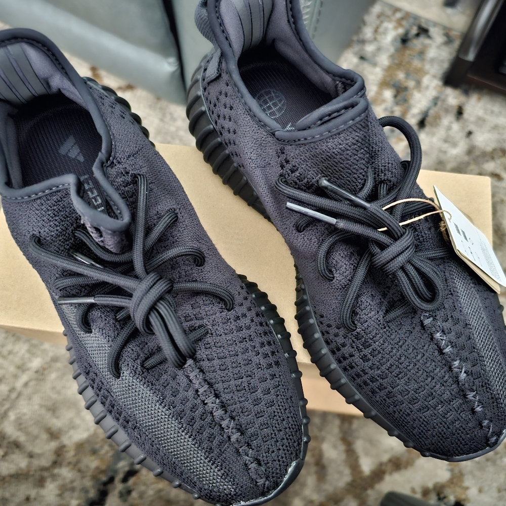 Yeezy 350 V2